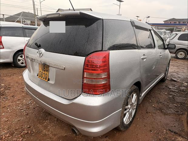 Toyota Wish 2006 Silver