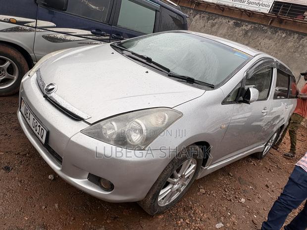 Toyota Wish 2006 Silver