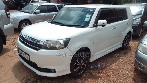 Toyota Corolla Rumion 2011 White