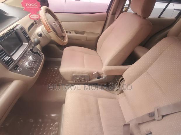 Toyota Raum 2010 Silver