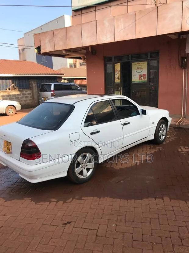 Mercedes-Benz C200 2000 White