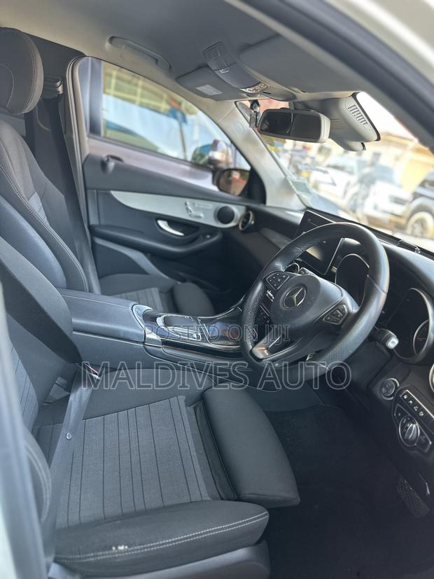 Mercedes-Benz GLC-Class 2019 White