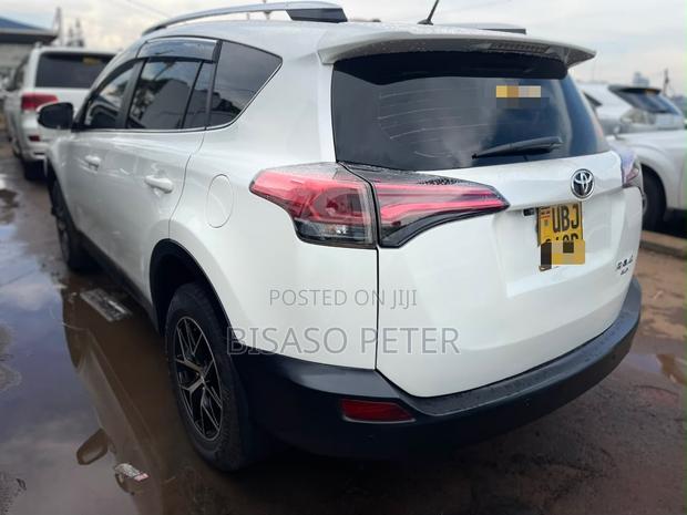 Toyota RAV4 2015 White