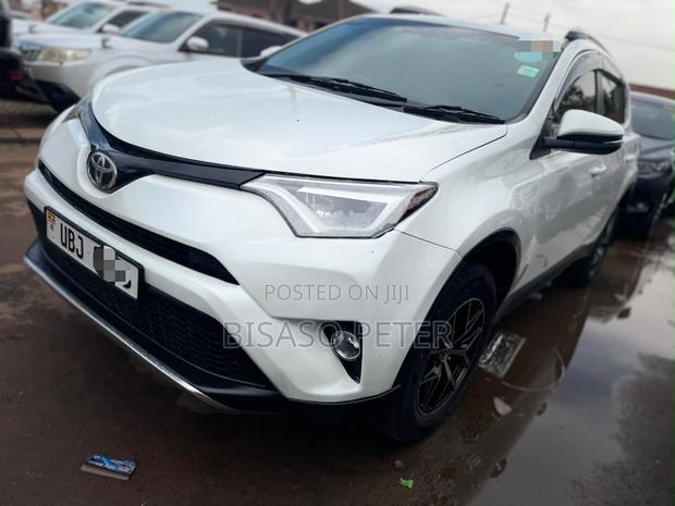 Toyota RAV4 2015 White