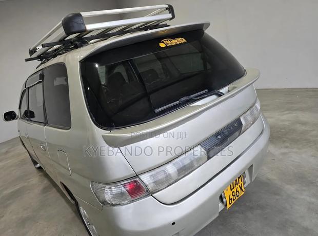 Toyota Gaia 1999 Silver