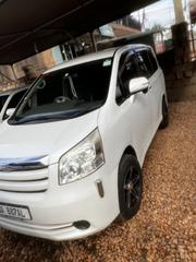 Toyota Noah 2.0 158hp AWD (7 Seater) 2010 White for sale