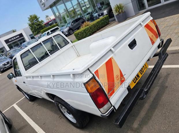 Nissan Pick-Up 2.5D 1998 White
