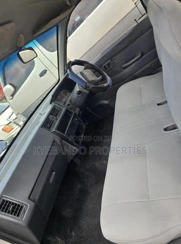 Nissan Pick-Up 2.5D 1998 White