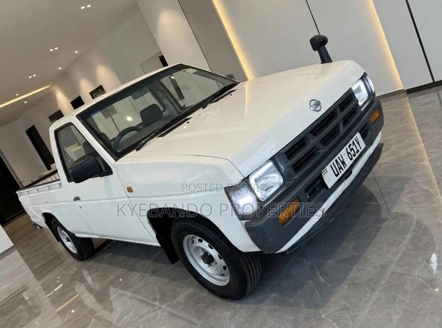 Nissan Pick-Up 2.5D 1998 White