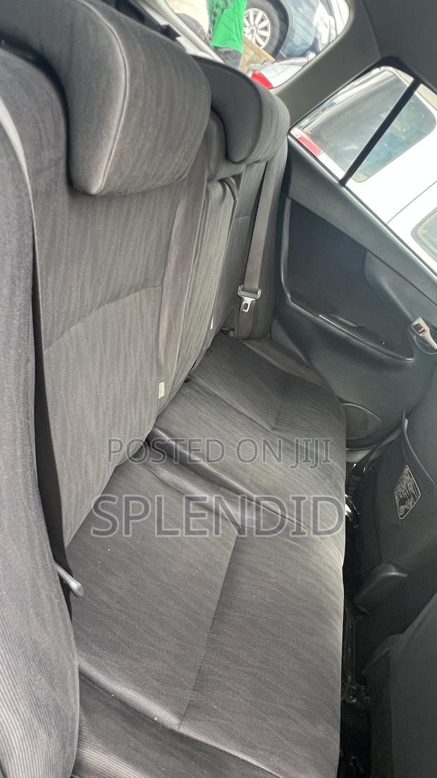 Toyota Corolla Fielder 2010 Silver