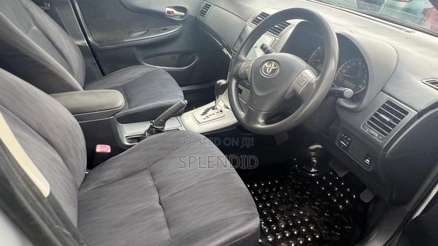 Toyota Corolla Fielder 2010 Silver