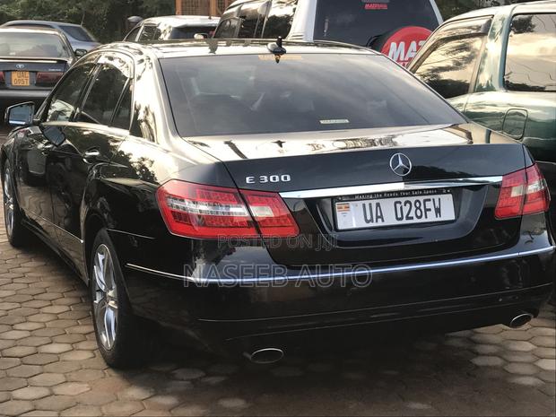 Mercedes-Benz E300 2015 Black