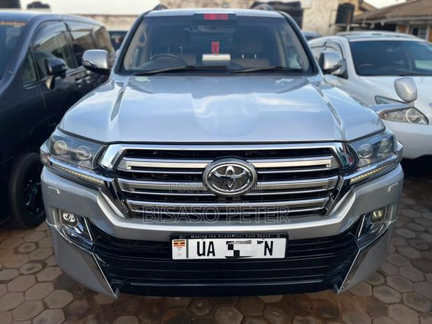 Toyota Land Cruiser 2014 Silver