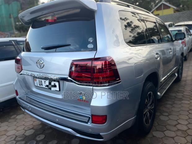 Toyota Land Cruiser 2014 Silver