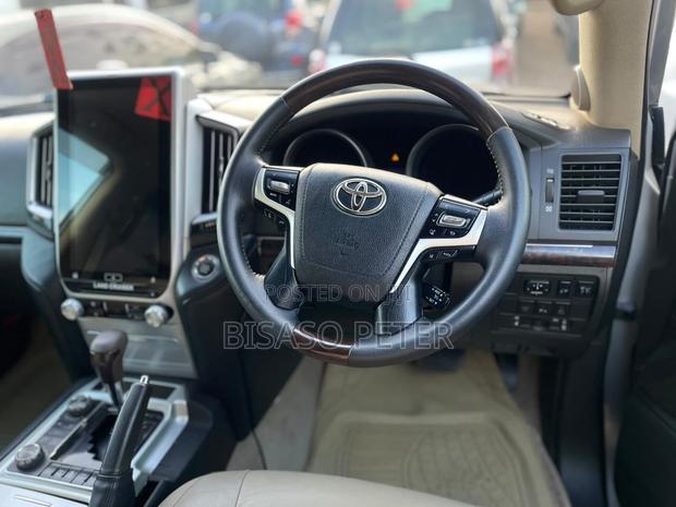 Toyota Land Cruiser 2014 Silver
