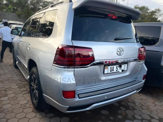 Toyota Land Cruiser 2014 Silver
