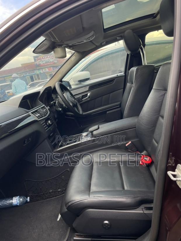 Mercedes-Benz E300 2010 Beige