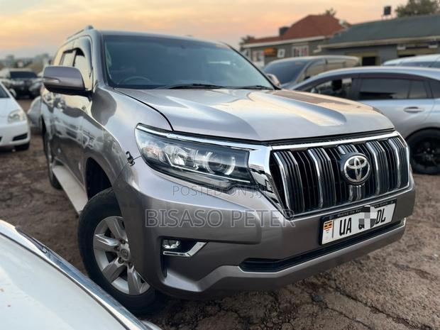 Toyota Land Cruiser Prado 2.8 D-4D 2014 Gray