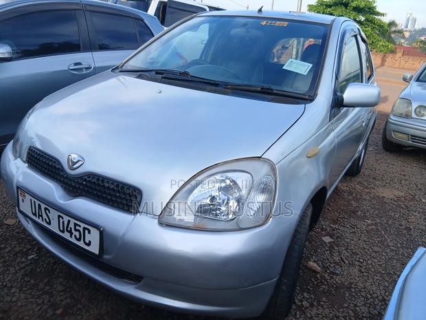 Toyota Vitz 2003 Silver