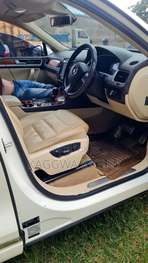 Volkswagen Touareg 2012 White
