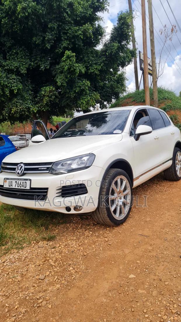 Volkswagen Touareg 2012 White