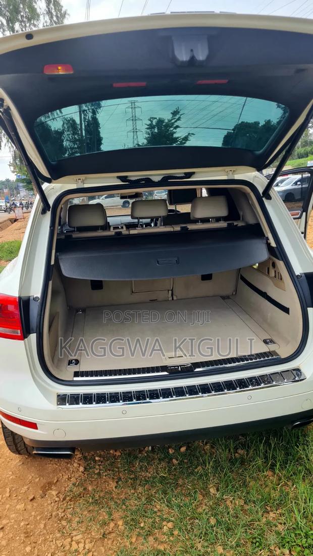 Volkswagen Touareg 2012 White