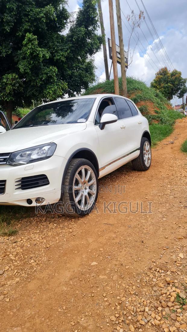 Volkswagen Touareg 2012 White