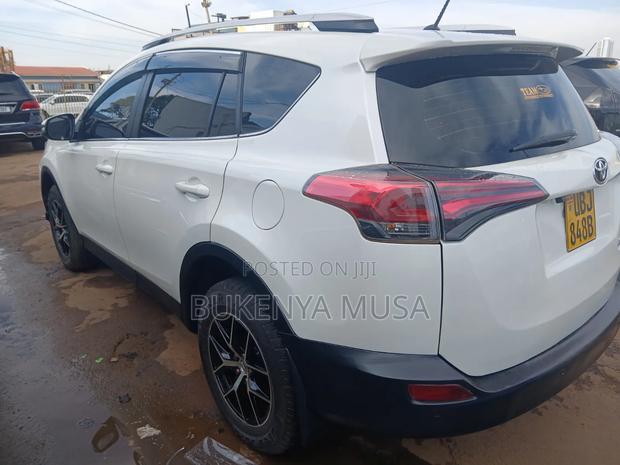 Toyota RAV4 2014 White