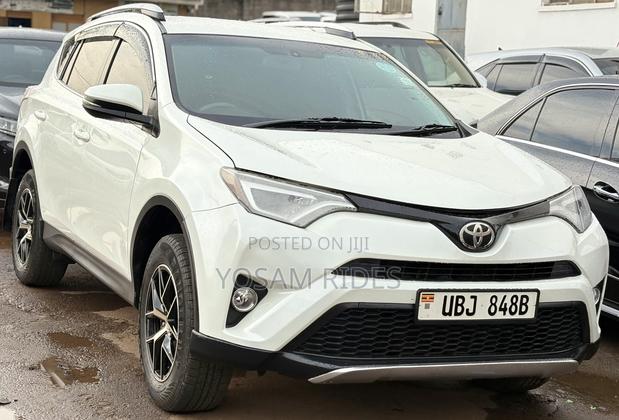 Toyota RAV4 LE 4dr SUV (2.5L 4cyl 6A) 2015 White