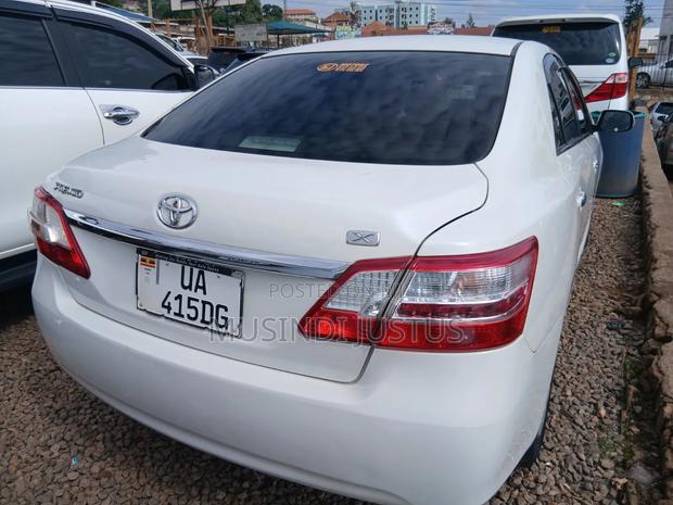 Toyota Premio 2010 White
