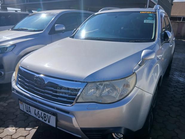 Subaru Forester 2010 Silver