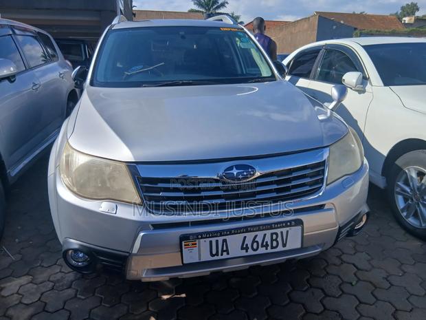 Subaru Forester 2010 Silver