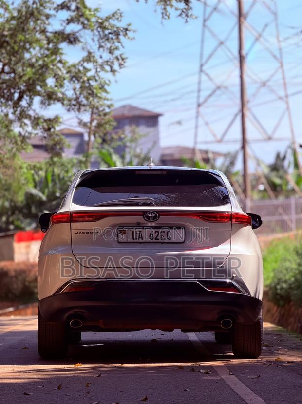 Toyota Harrier 2.0 2021 White