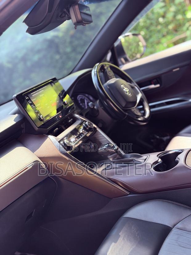 Toyota Harrier 2.0 2021 White