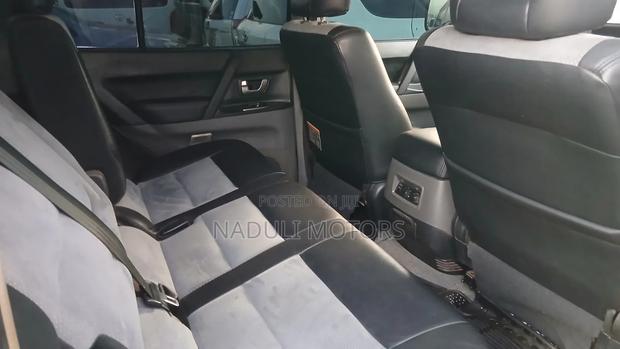 Mitsubishi Pajero 2007 Silver