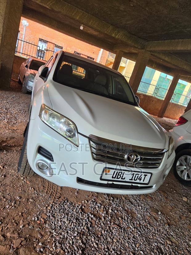 Toyota Vanguard 2008 White