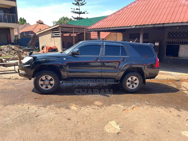 Toyota Hilux Surf 2005 Black
