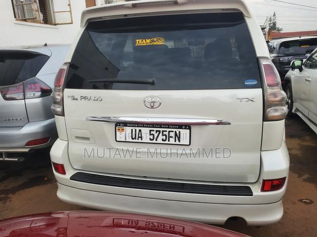 Toyota Land Cruiser Prado 2006 White