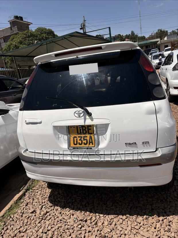 Toyota Raum 1.5 AWD 2000 White