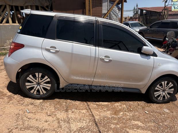 Toyota IST 2006 Silver