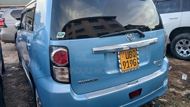 Toyota Corolla Rumion 2009 Blue
