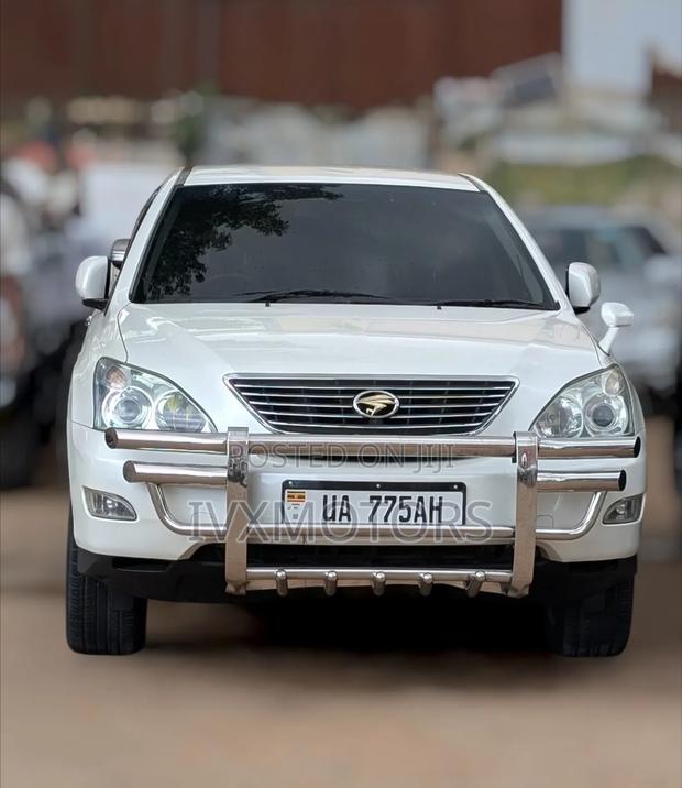 Toyota Harrier 2.4 2011 Off white