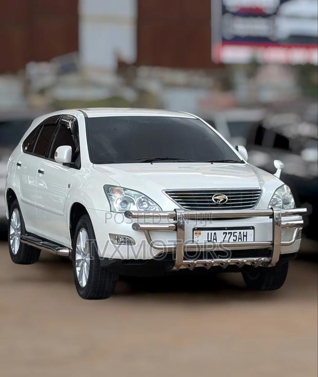 Toyota Harrier 2.4 2011 Off white