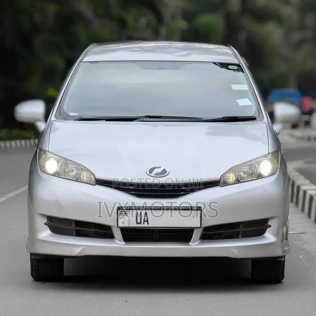Toyota Wish 2010 Silver