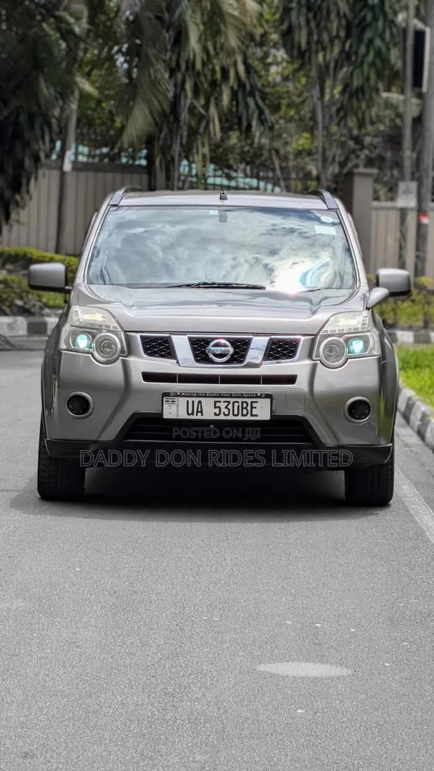 Nissan X-Trail 2011 Gray