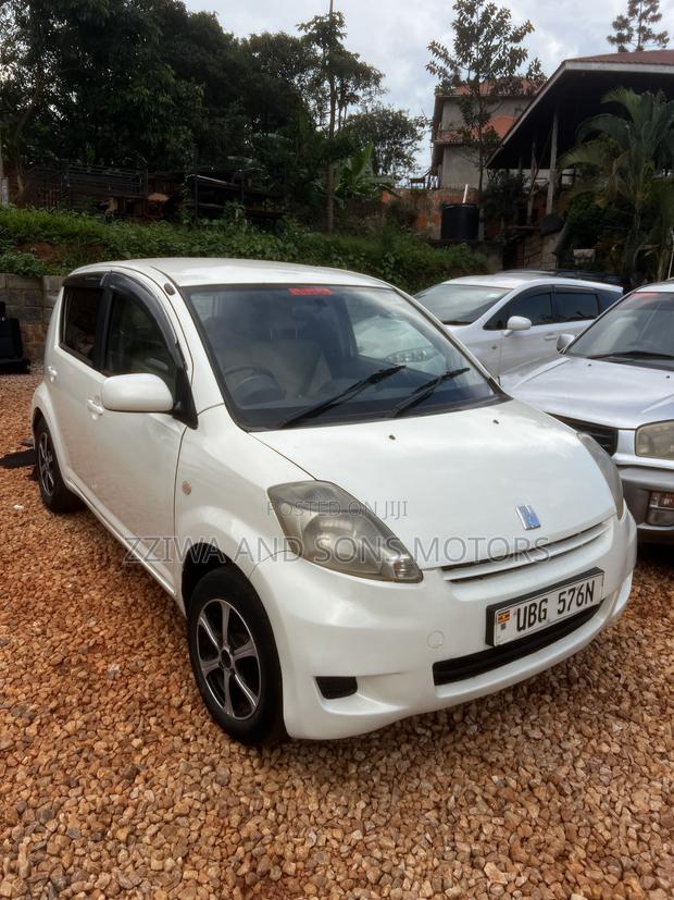 Toyota Passo 1.0 FWD 2009 White