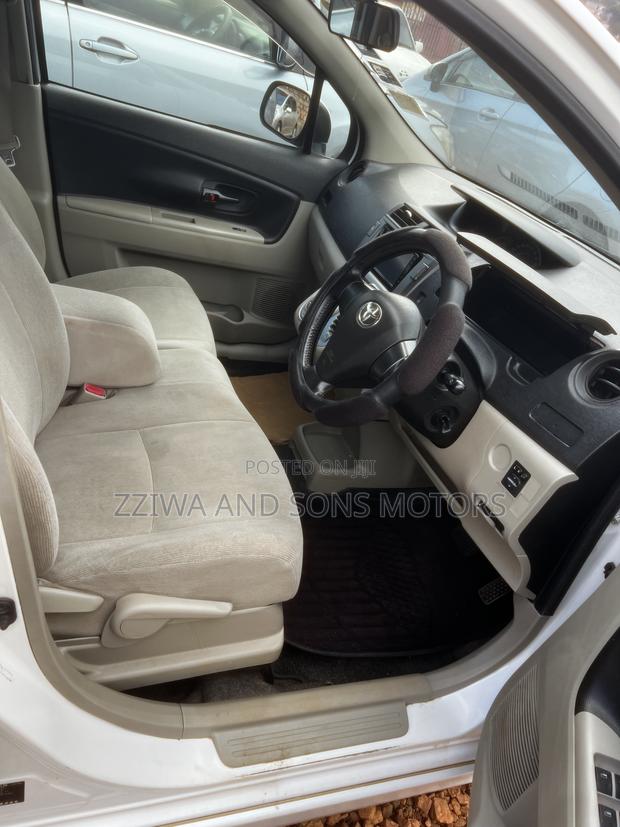 Toyota Passo Sette 2011 White