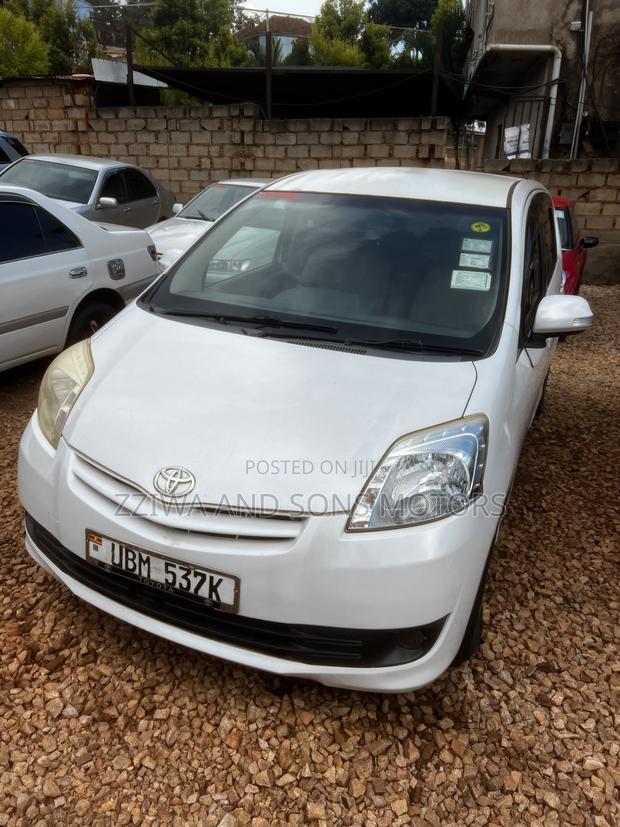 Toyota Passo Sette 2011 White