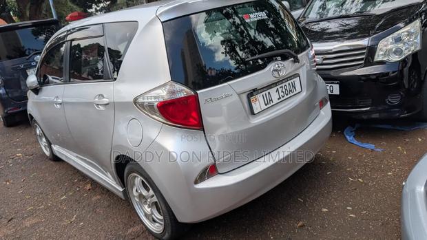 Toyota Ractis 1.5 FWD 2011 Silver