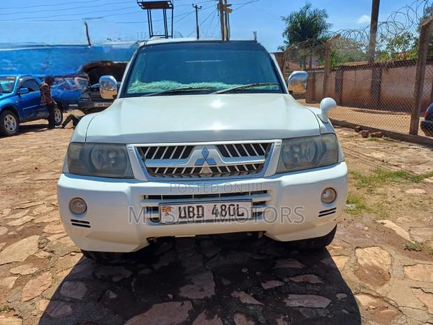Mitsubishi Pajero 2005 Pearl